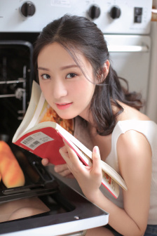 女儿今夜以身相报父亲养育之恩